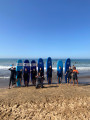 Společné foto po lekci surfingu
